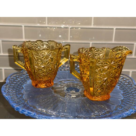 Vintage L.G. Wright Amber Glass Daisy & Button Creamer and Sugar Set - Picture 4 of 9